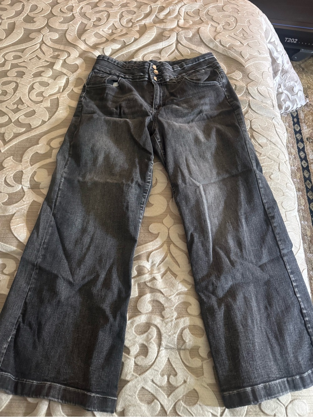 High-Rise Women's Wide Leg Jeans in Washed Black